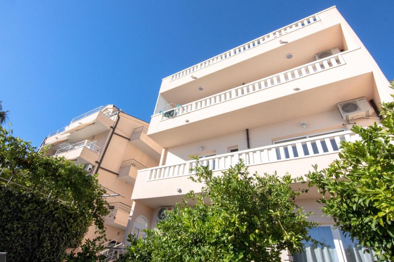 Apartment Dany - Free Beach Parking Makarska Exterior photo