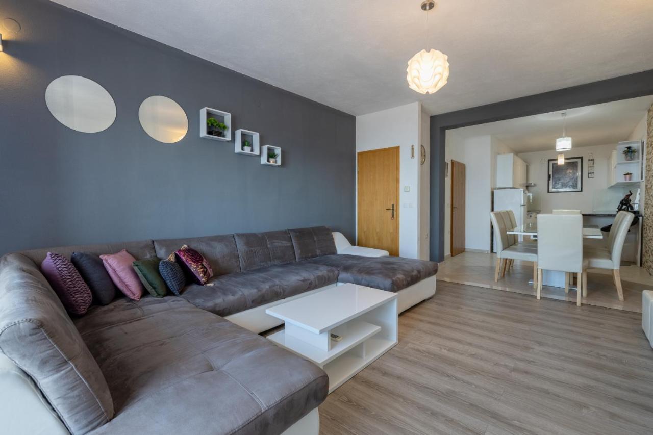 Apartment Dany - Free Beach Parking Makarska Exterior photo