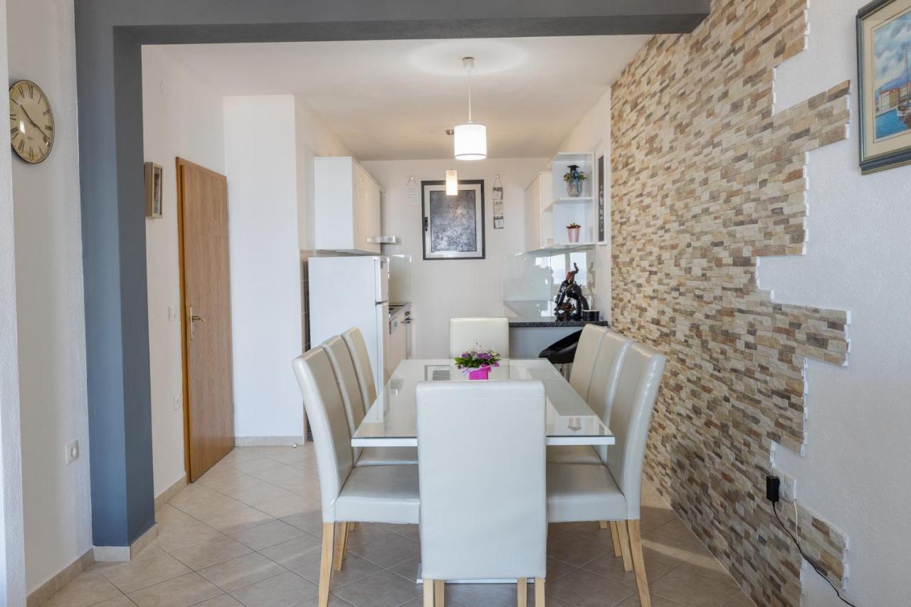 Apartment Dany - Free Beach Parking Makarska Exterior photo