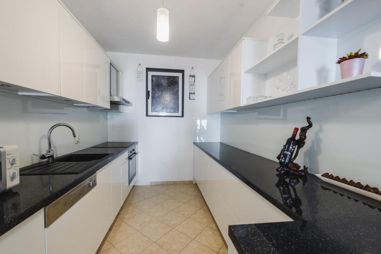 Apartment Dany - Free Beach Parking Makarska Exterior photo